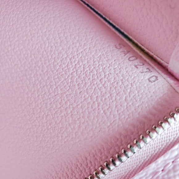 Louis Vuitton Toiletry 26 Summer Escale - Picture 4 of 4